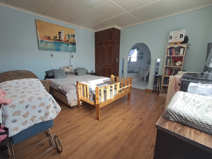 4 Bedroom Property for Sale in Van Riebeeck Hoogte Eastern Cape